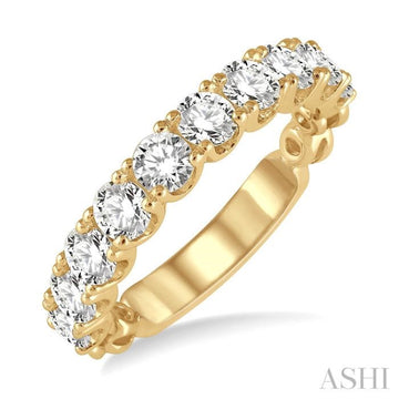 1 1/2 Ctw Lattice Round Cut Diamond Wedding Band in 14K Yellow Gold